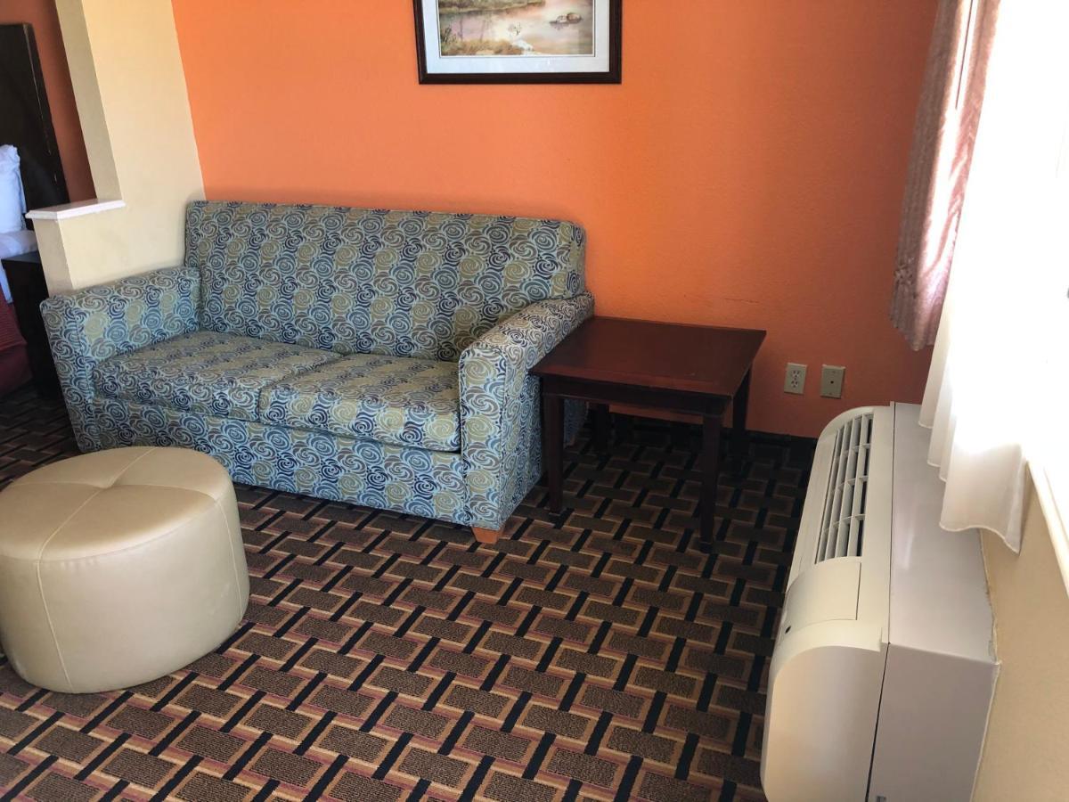 La Grange Executive Inn And Suites Εξωτερικό φωτογραφία