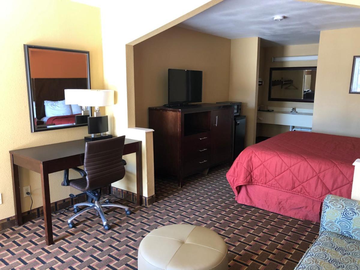 La Grange Executive Inn And Suites Εξωτερικό φωτογραφία