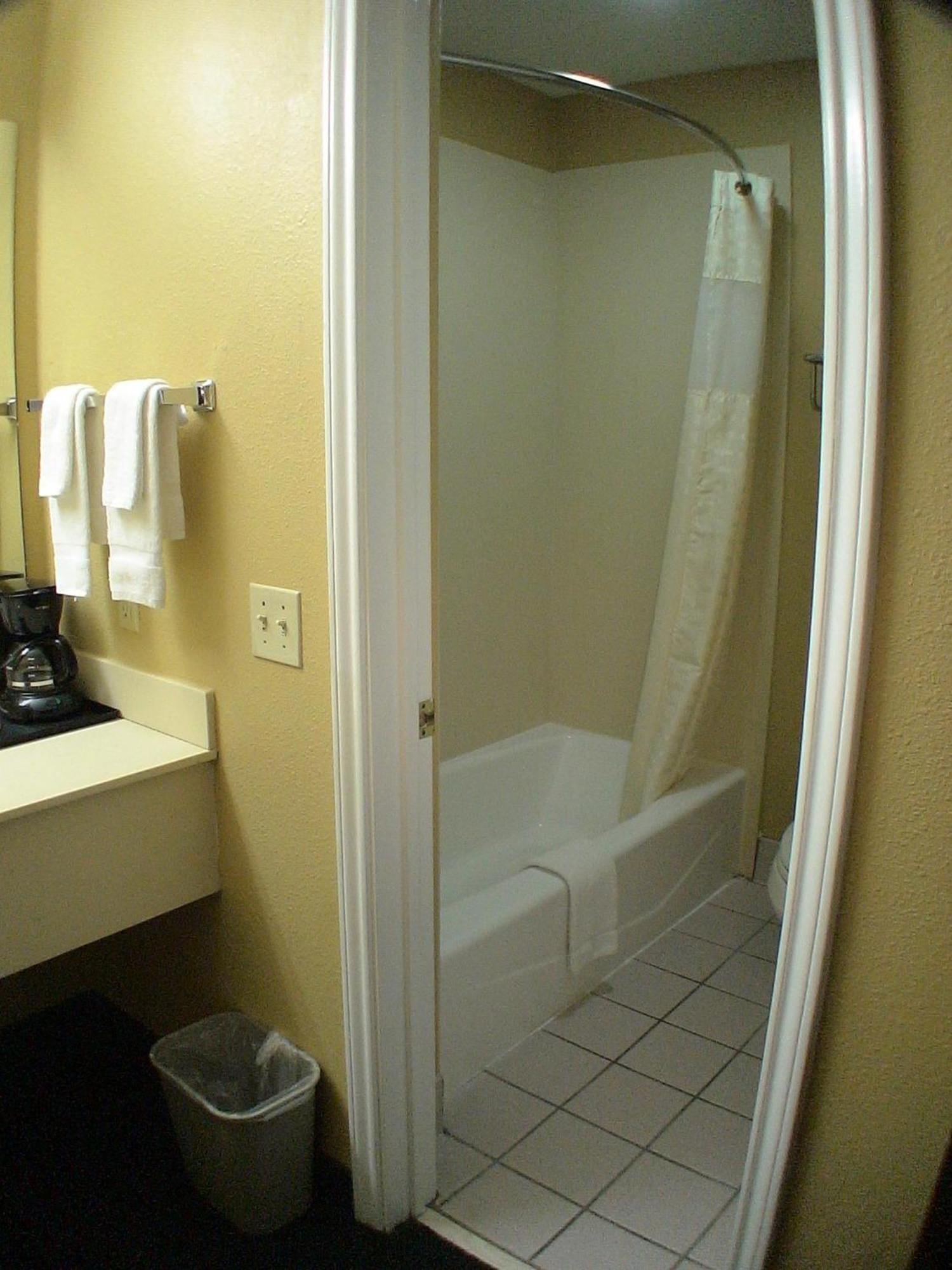 La Grange Executive Inn And Suites Εξωτερικό φωτογραφία